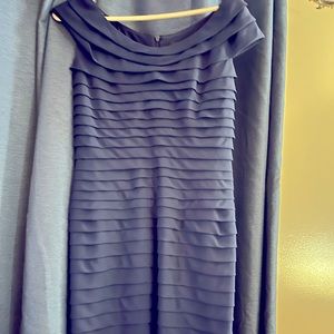 Adrianna Papell Size 4 Navy Blue Pleated Dress.